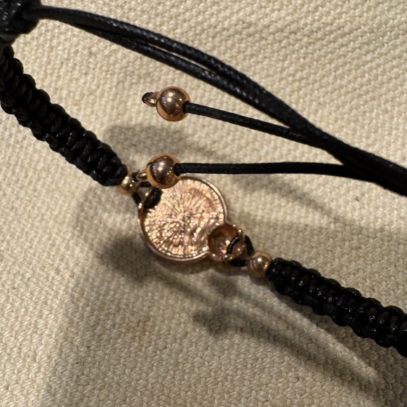 Leather Gold mother of Pearl Bracelet - Picture 7 of 8